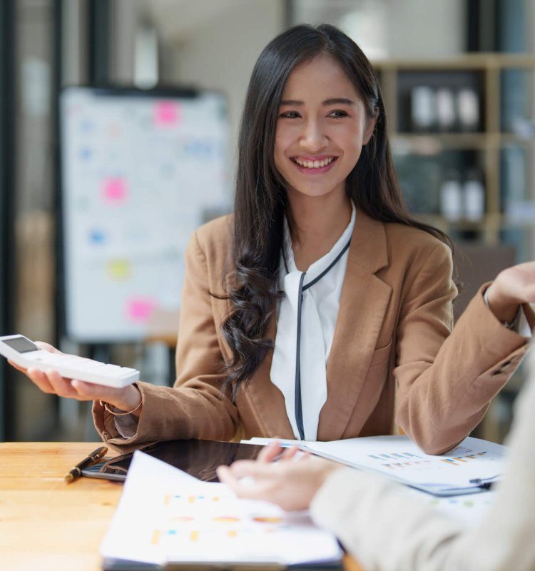 group-of-business-consultant-working-management-big-data-and-analyze-financial-document-of-company-qjn5vabyhv6ef6iaj2qowrdok2s79yzkt5th04wukg